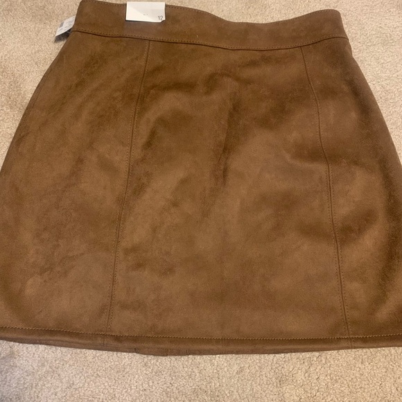 Super cute new with tags, size 12 Maurice's skirt - Picture 5 of 5